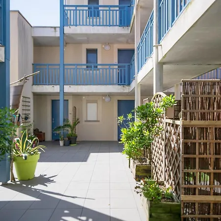 Oceanside With Pool Apartamento *